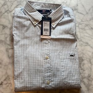 Vineyard Vines men’s long sleeve button-down shirt - size Medium
